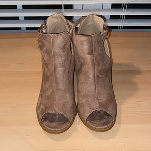 Heeled tan and suede booties